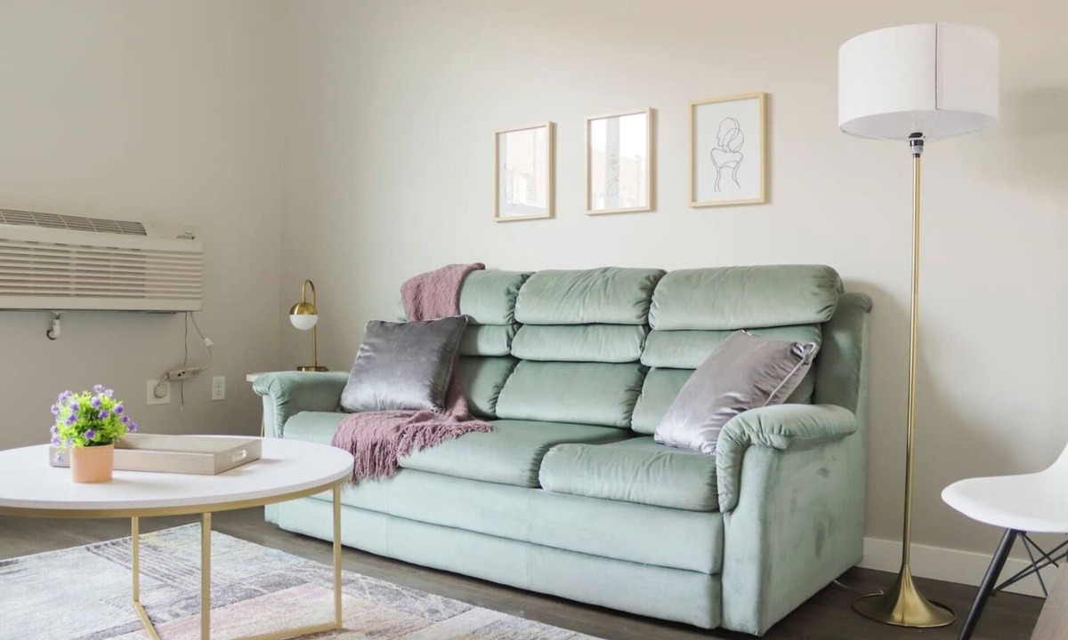 Downtown Des Moines Apartment | Sleepover | Chic 1BD/1BA - Downtown Des Moines