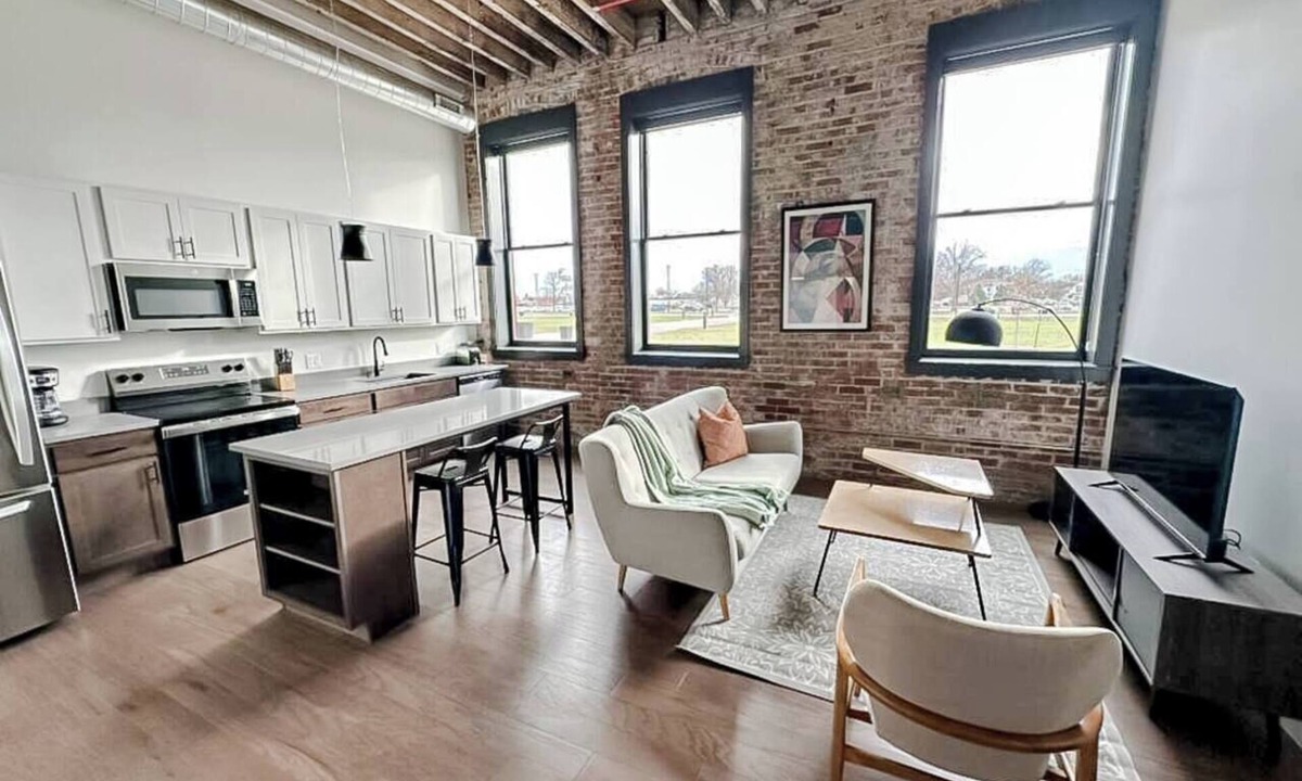 Newton Apartment | Sleepover | Modern 1BD/1BA Loft - Newton