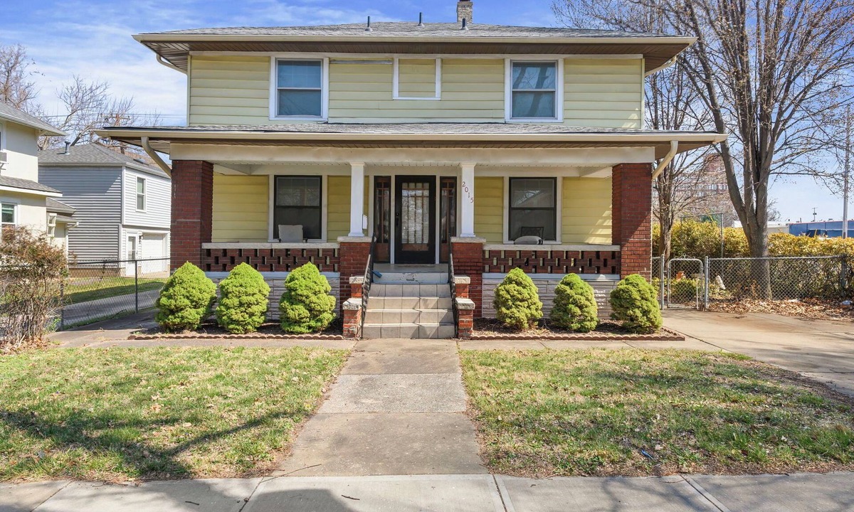 North Kansas City House | Soccer Match Stay - 5BR Suites w/7 Baths & Gym