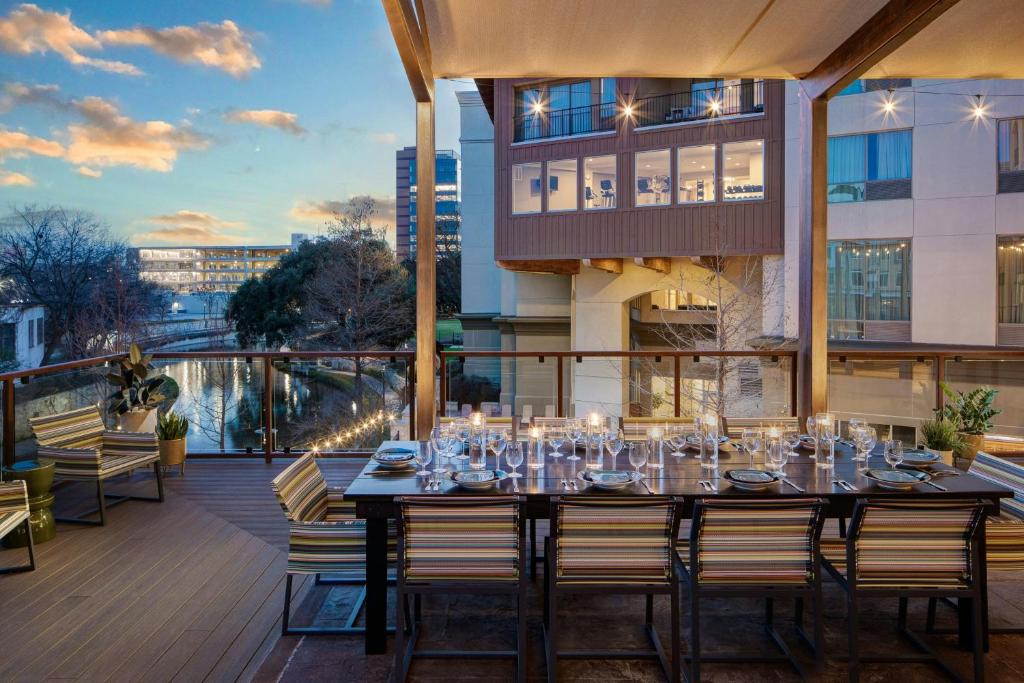 Downtown San Antonio Hotel | Sol Cypress, San Antonio, a Tribute Portfolio Hotel