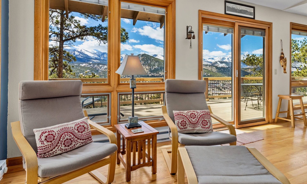 Windcliff Estates House | Solitude Vacation Home At Windcliff 3 Bedroom Home by RedAwning