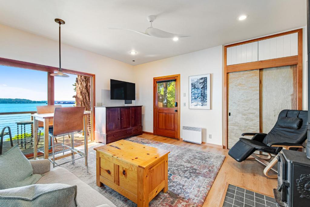Bainbridge Island Hotel | Sound View