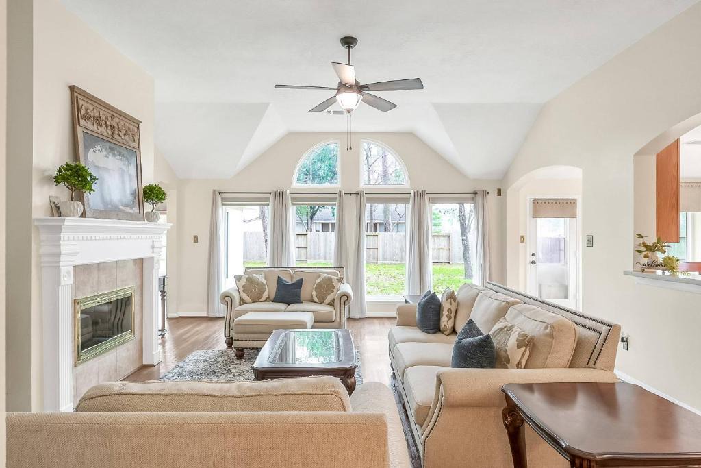 College Park House | South Rambling Ridge Pl