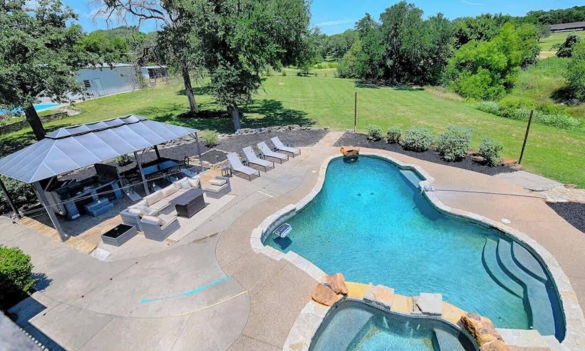 Azle House | Spa Pool, 18 miles to Dickies, Gamerooms, Hot tub