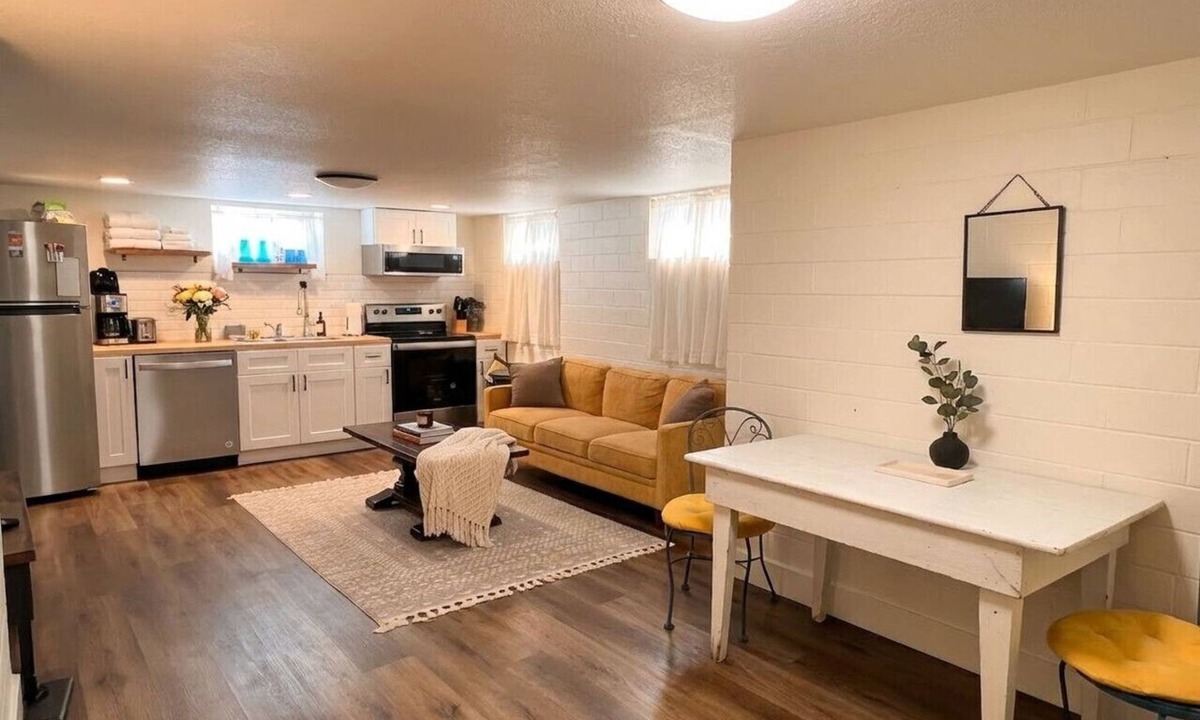 Sunnyside House | Spacious 2BR Garden Suite in Denver Highlands