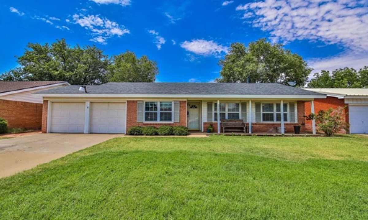 Lubbock House | Spacious 3-bedroom house close to Texas Tech. Great neighborhood!