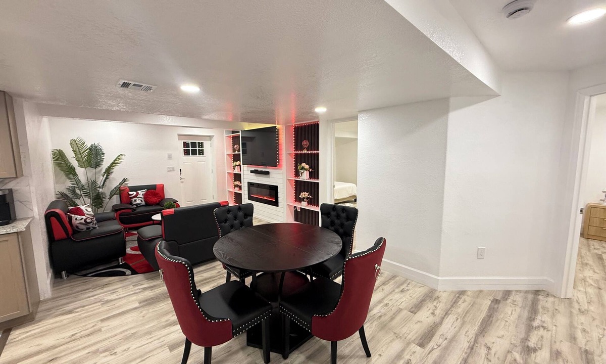 Green Valley Ranch House | Spacious 3BR/2.5BA 10 min to DIA Private Entry
