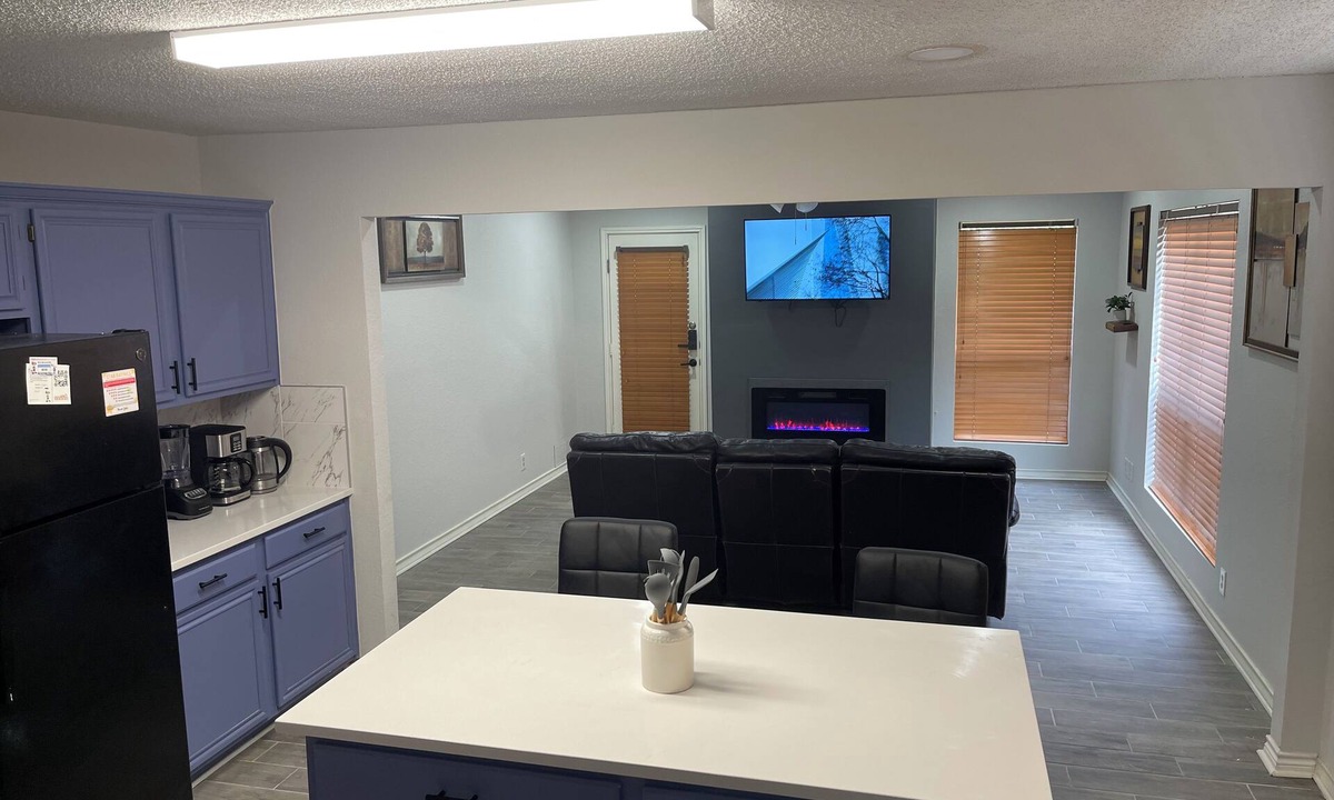 San Antonio House | Spacious 3BR/2Bath Home- 10 mins to Six flags/SeaWorld and UTSA medical center