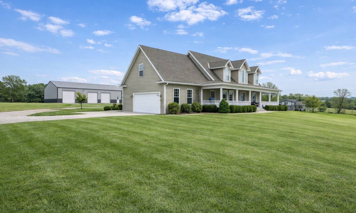 Andrew County House | Spacious 3BR, 3.5BA Country Retreat Near KC, Patio Fireplace, Game Room