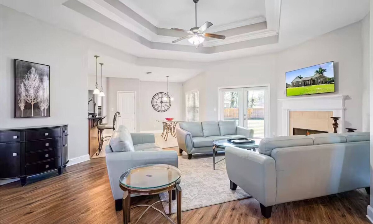 Semmes House | Spacious 4 bedroom/2 bath in Sweet Home Alabama