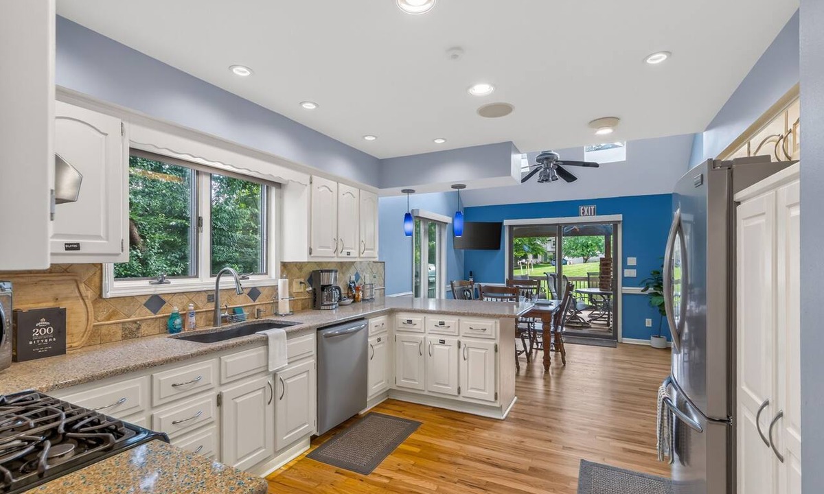 Shawnee House | Spacious 4-bedroom house in lovely Shawnee Sleeps 10