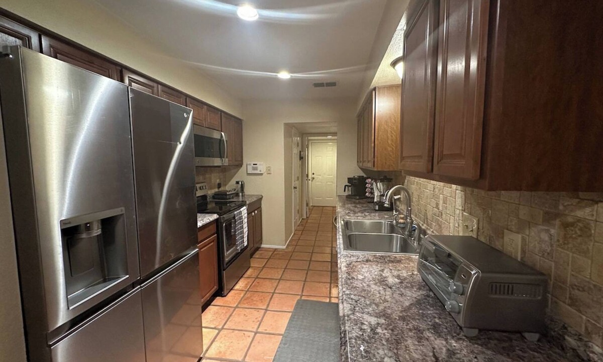 Odessa House | Spacious 4-bedroom house in tranquil Odessa with AC