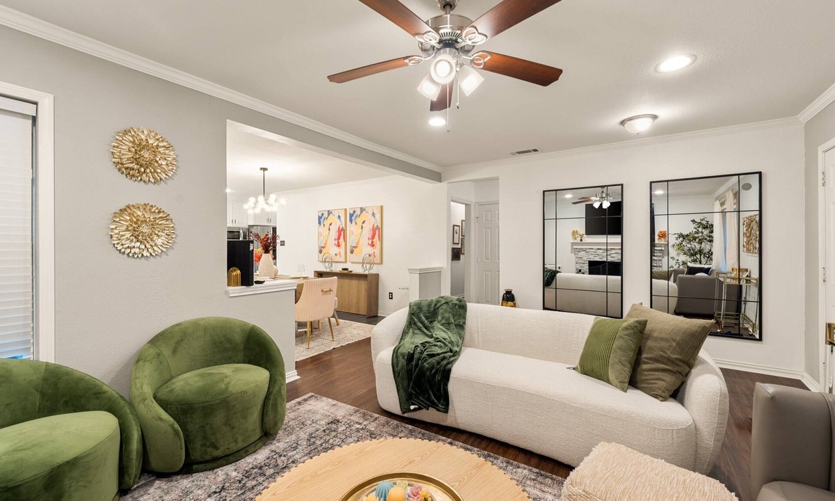 Dallas House | Spacious 4BR Home - King Suite - Family Friendly - Near Dallas Attractions