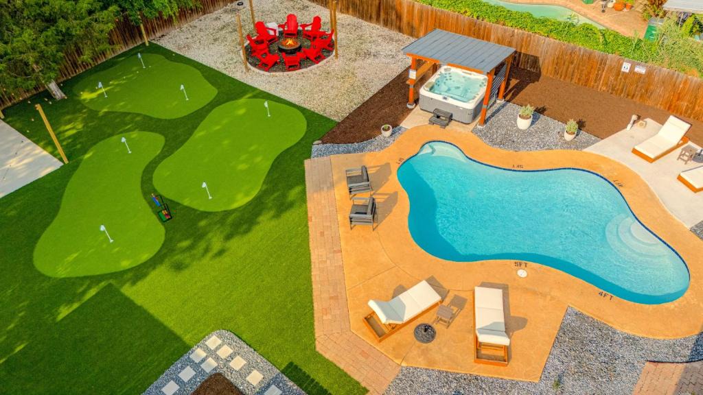Highland Park House | Spacious 4BR Home with Pool, Hot Tub & Games