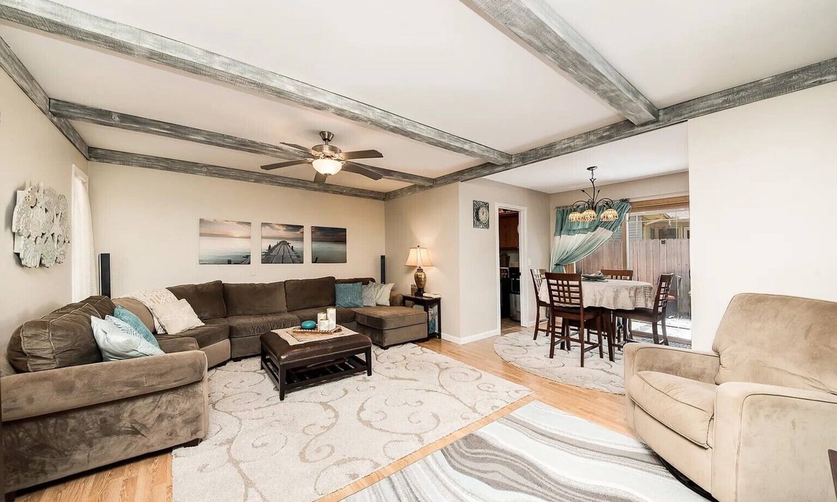 Boulder Hill House | Spacious 5-bdrm w 7 beds/2.5 Bath Ranch Home/WiFi/Pet Friendly/Quiet Street