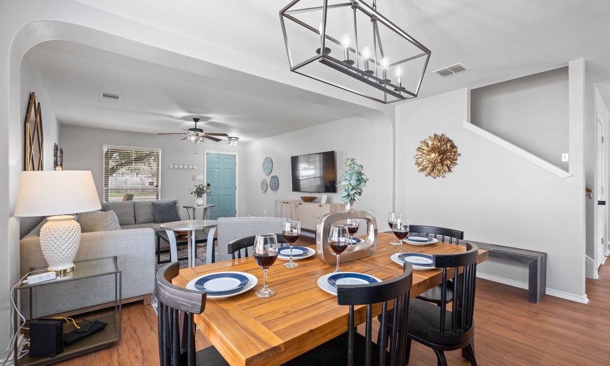 Universal City House | Spacious 5BR/Perfect for Families & Groups