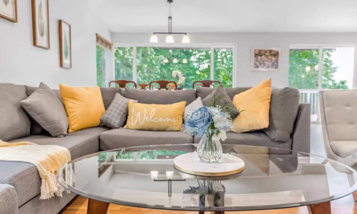 Tukwila House | Spacious 6BR/4BA | Close to Airport @South Seattle