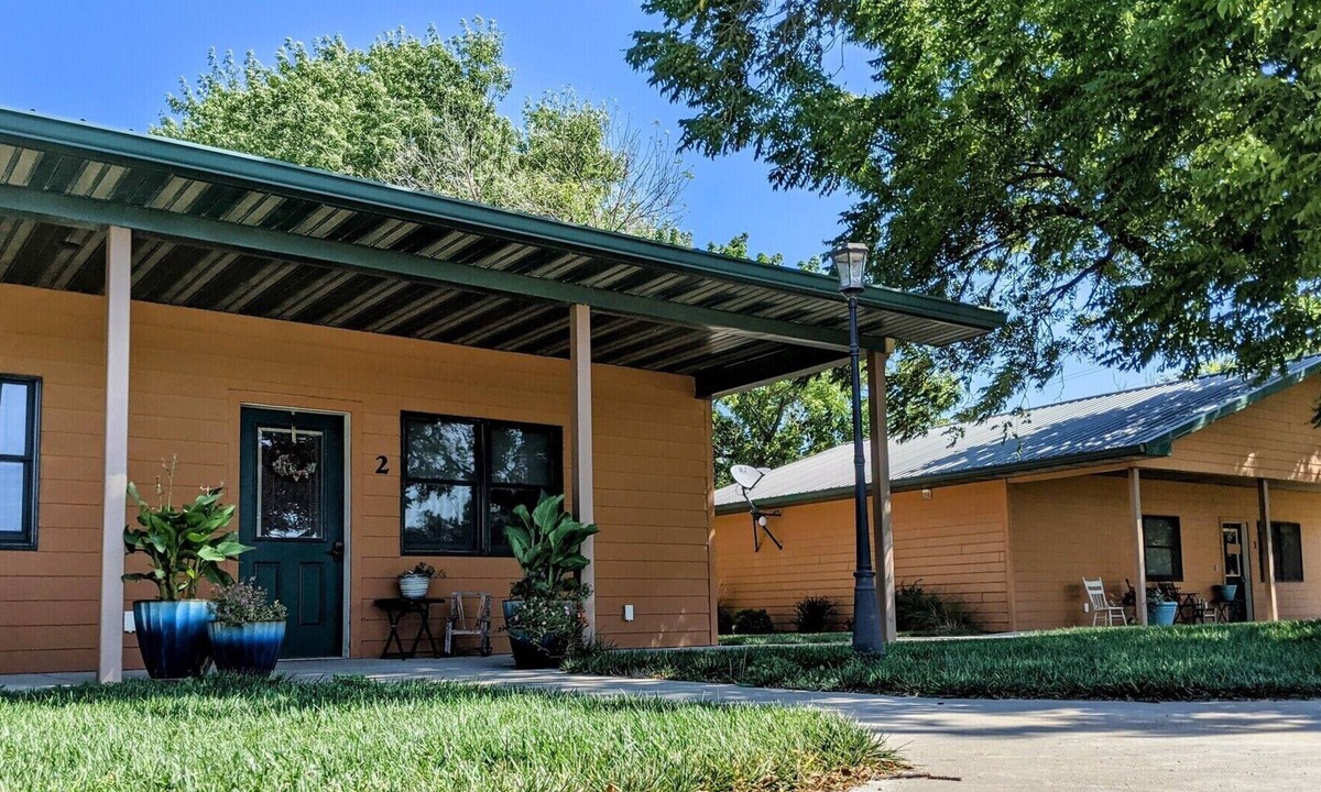Clay County Cabin | Spacious Cabin on 40 acres
