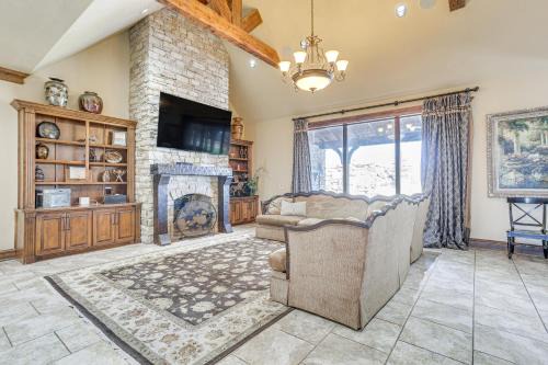 Edmond House | Spacious Edmond Vacation Rental w/Shared Pool!