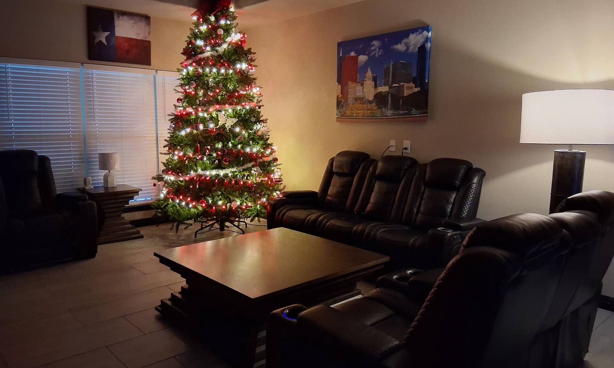 Beaumont House | Spacious Home with Beautiful Newly Constructed Heated Pool.