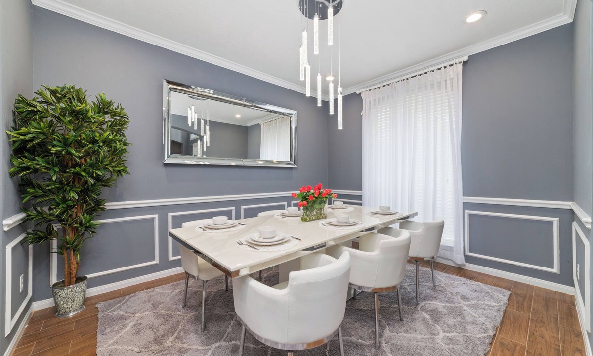 Clodine House | Spacious Luxury 5BR Home Game Room Near Safari Event Center