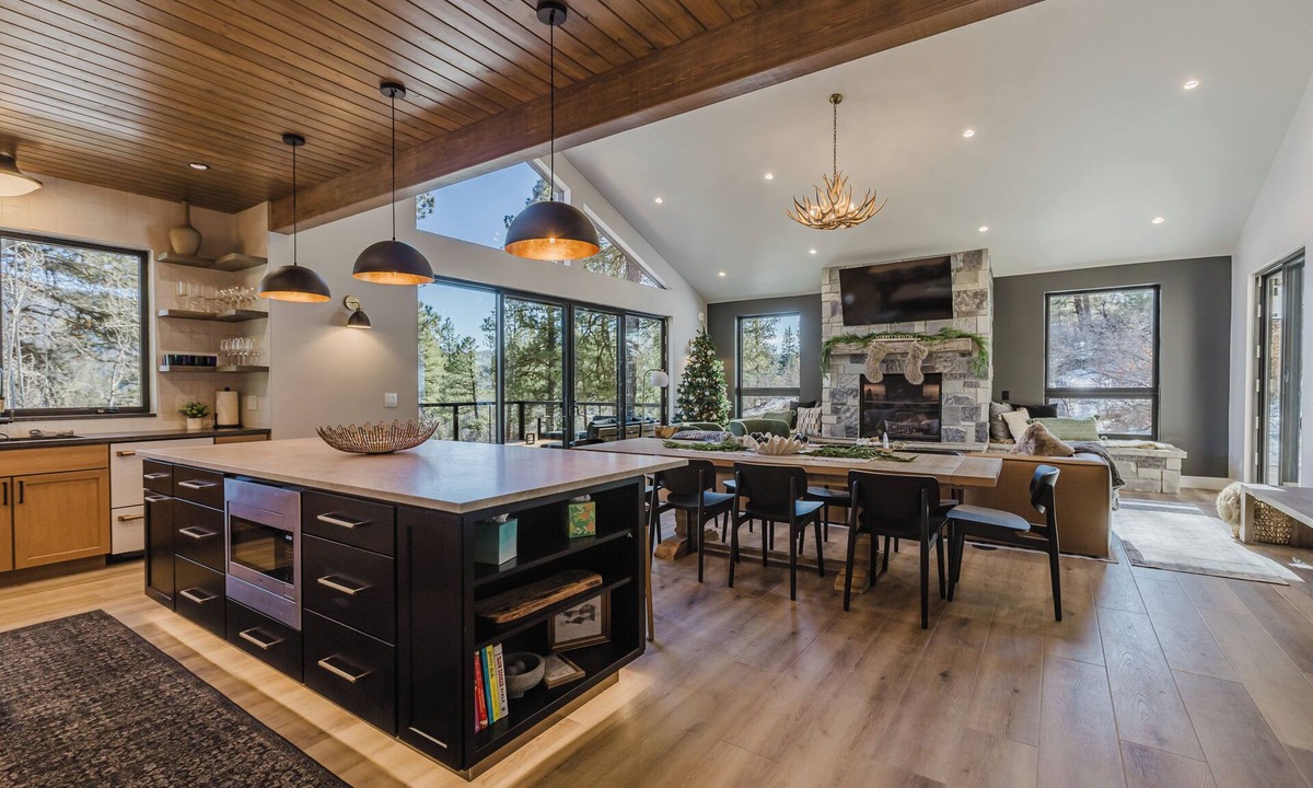 San Juan River Village House | Spacious New Luxury Mountain Home | Hot Tub, Views, Near Wolf Creek