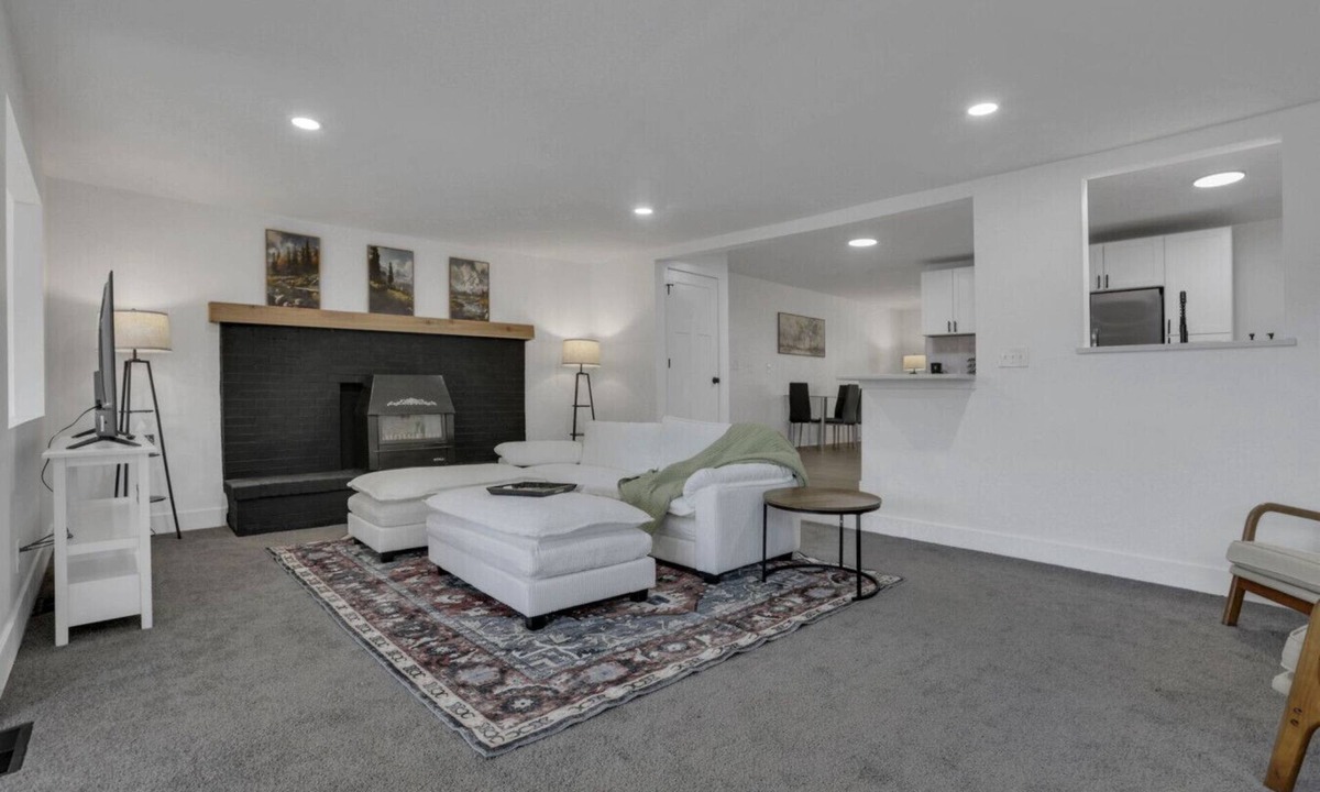 Canal Winchester House | Spacious Ranch w/Workspace & Pet-Friendly Yard — Near Columbus/Canal Winchester