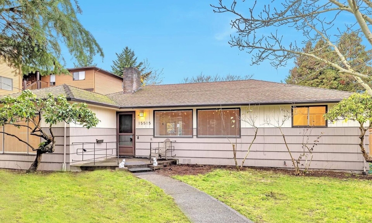 Burien House | Spacious retreat house only 12 miles from Seattle & Minutes 2 SeaTac Airport