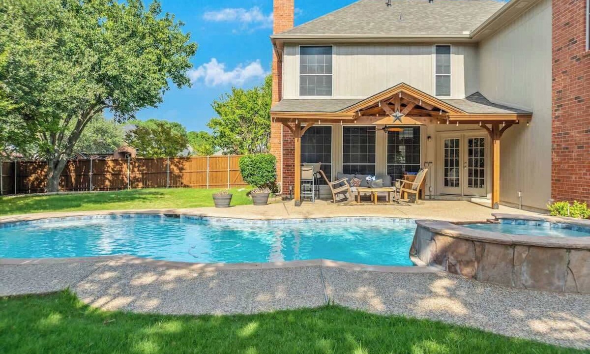 Allen House | Spacious Retreat Pool Oasis | PingPong | Sleeps16