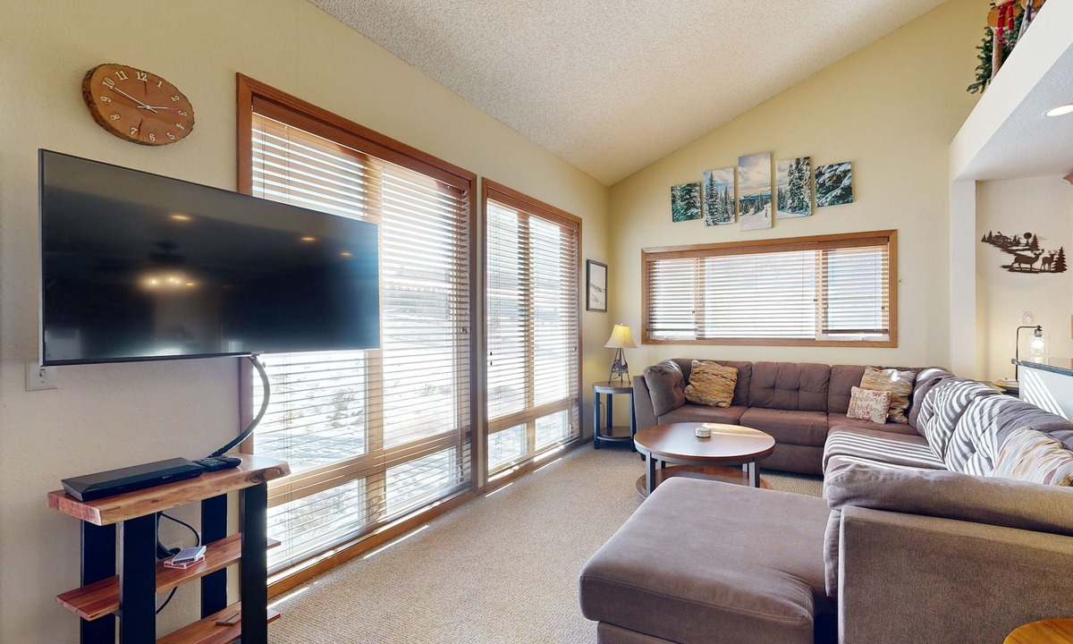 Silvercreek Condo | Spectacular Mountain Condo + Loft w/Private Hot Tub, Free WiFi, Shared Pool, W/D