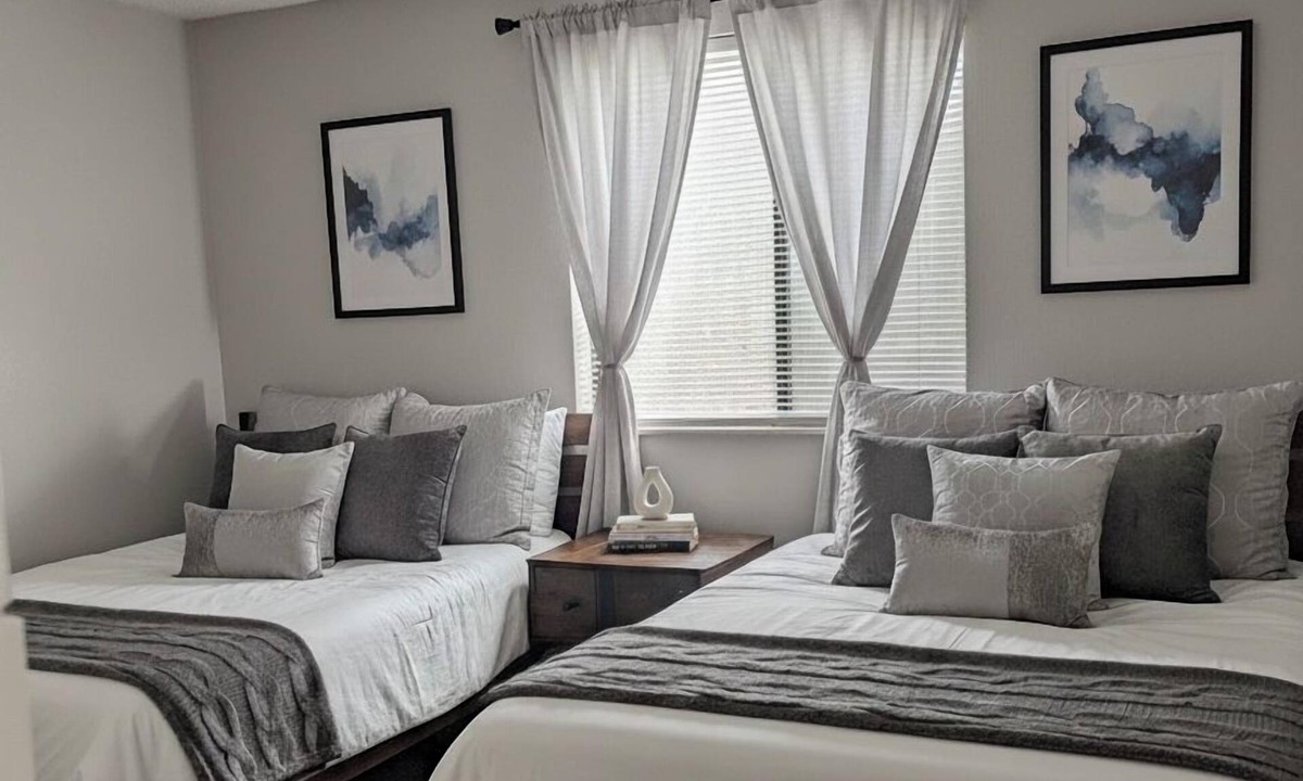 North Arlington Apartment | Sports Fan Getaway 2 mi to AT&T Stadium Pool/Gym Near Entertainment District