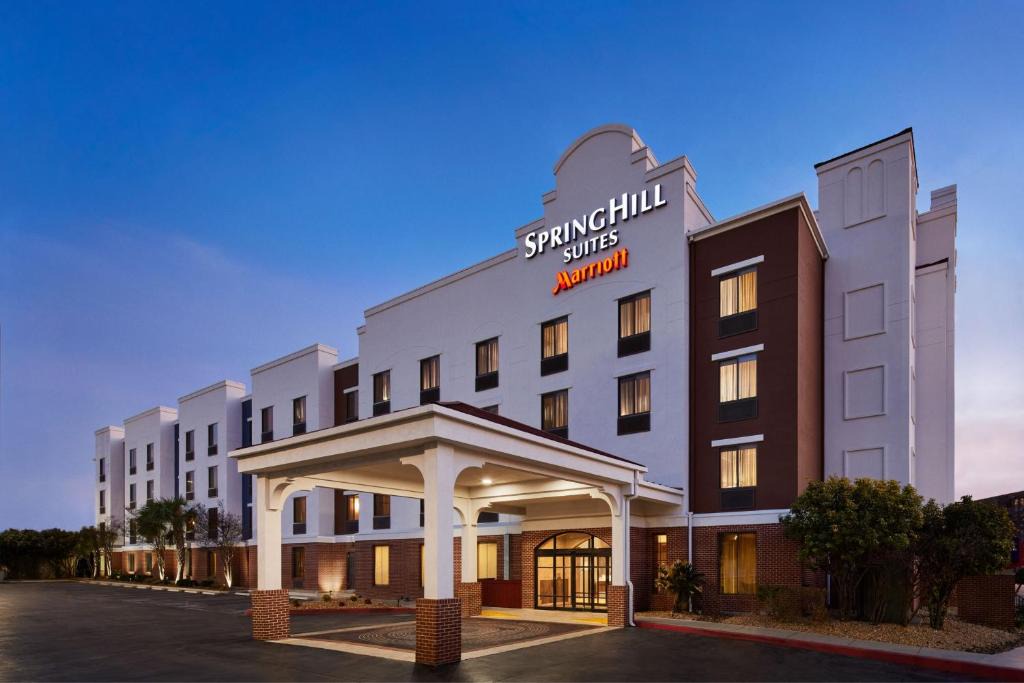 Downtown San Antonio Hotel | SpringHill Suites by Marriott San Antonio Downtown-Riverwalk Area