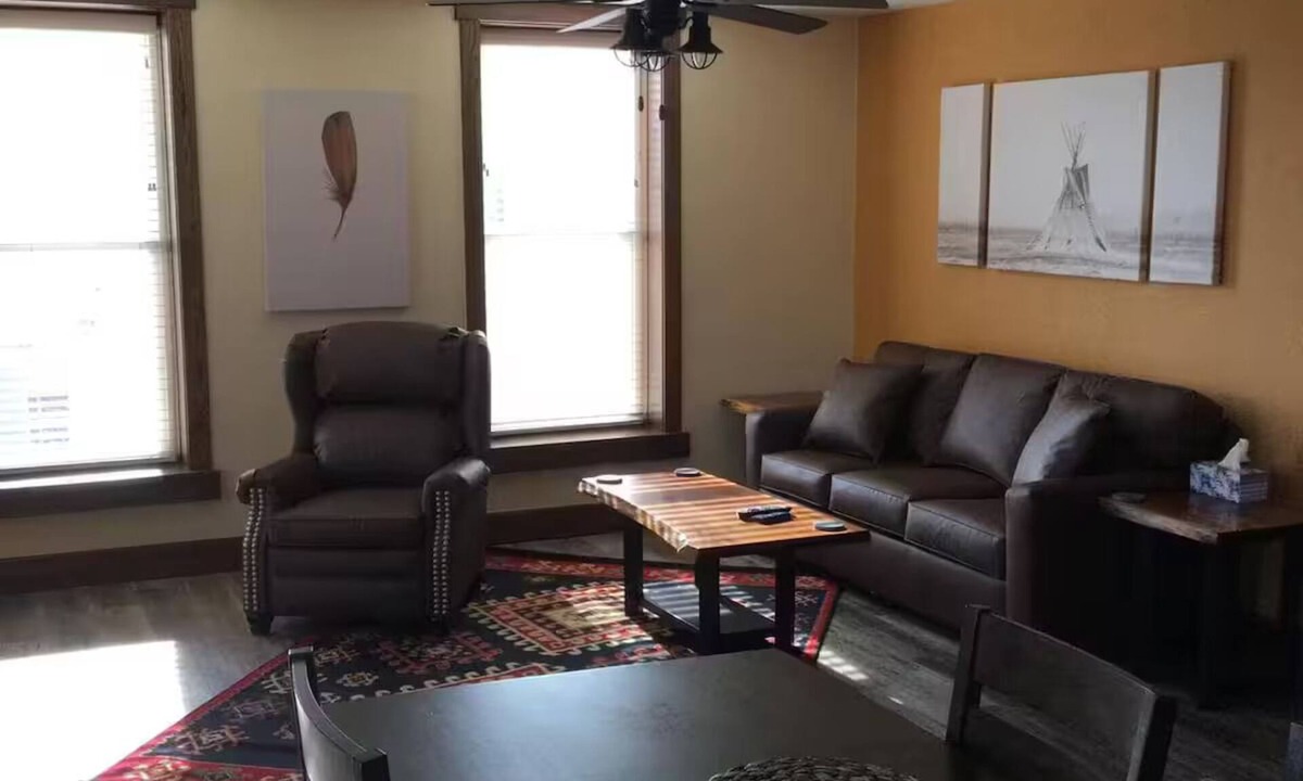 Unionville House | Square View Inn Suite 5