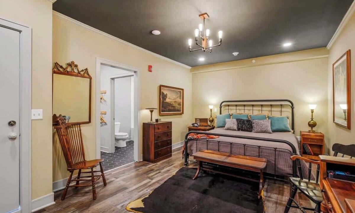 Parkville Apartment | Stay and Relax in the Heart of Parkville KingBed