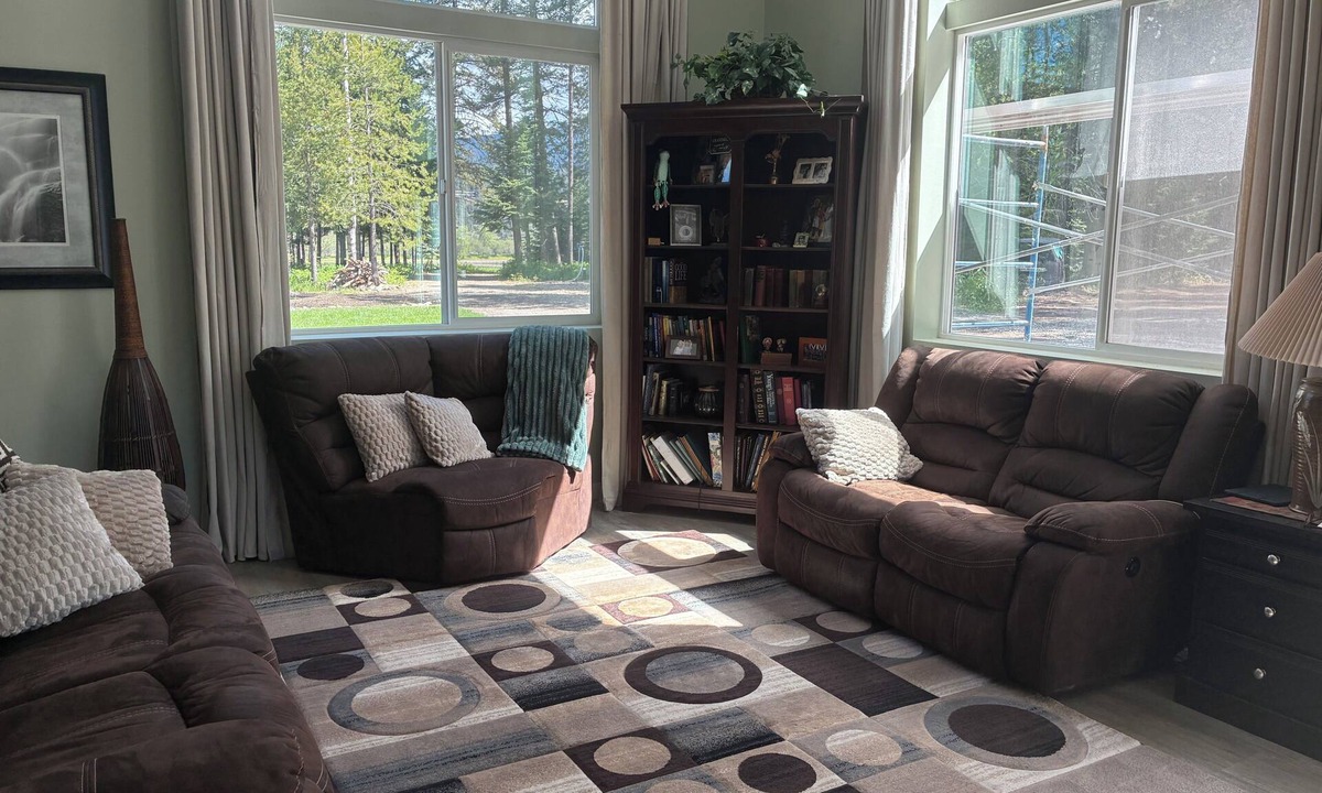 Newport House | Stay in a shouse, a shop house, with thirteen foot ceilings, plenty of room.