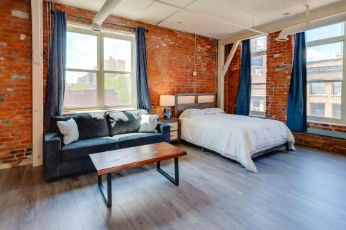 Old Market House | Steps to Shops & Eats: Dtwn Omaha Gem!