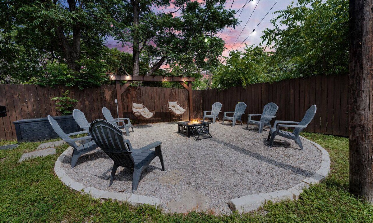 Fort Worth Apartment | Stockyards- 4min | Pet Friendly | 3BR Luxe Gem