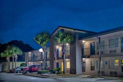 Pascagoula Hotel | Studio 6 Extended Stay - Pascagoula, MS