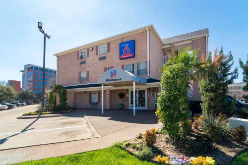 Plano Hotel | Studio 6-Plano, TX - Dallas - Plano Medical Center