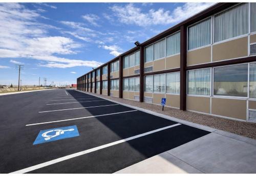 Rawlins Hotel | Studio 6 Suites Rawlins WY