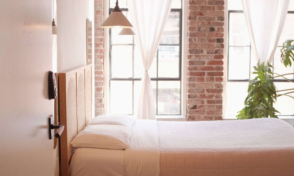 Crossroads Arts District Hotel | Studio Five · Clawfoot Romance Retreat