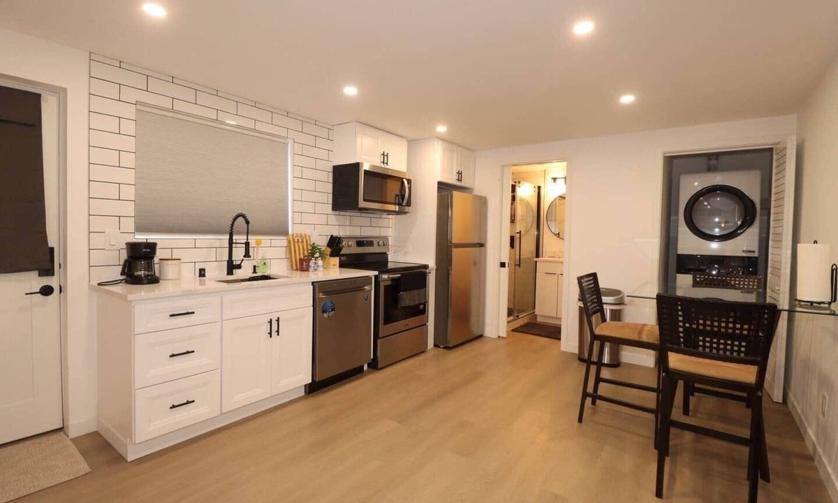 North Beacon Hill House | Studio near Downtown, Airport, Stadium, light rail, train