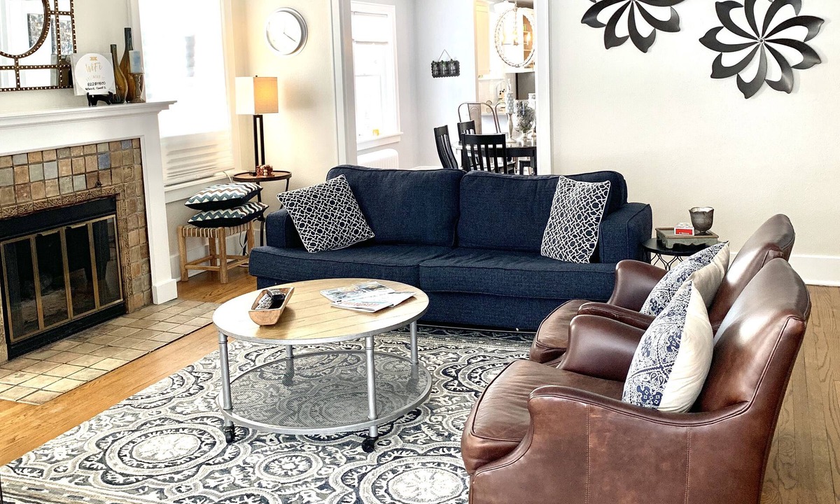 Country Club Condo | Stunning 2 Bedrm in Country Club North, steps to Cherry Creek close to Downtown