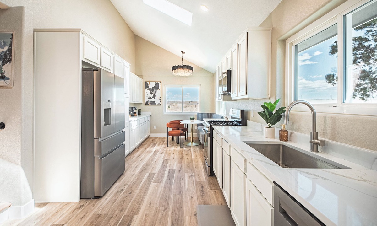 Calhan House | Stunning Home w King Beds, Volleyball Mountain Views, Private Retreat, Hot tub