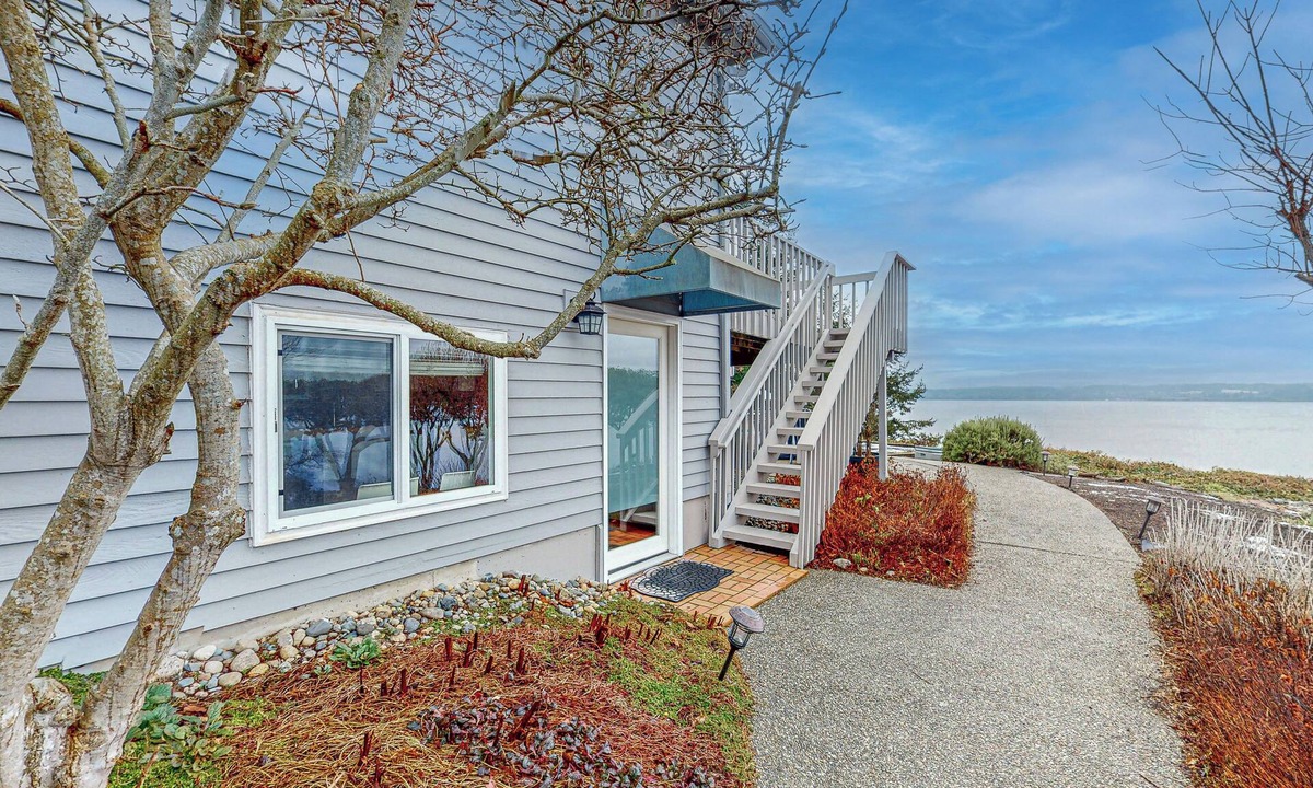 Camano Island Apartment | Stunning Sunsets! Camano Retreat, Close to Beaches