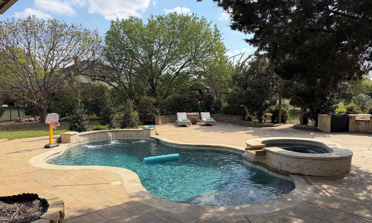 Fairview House | Stunning TX Family Home 30 Mins to Dallas 4BR Pool + Hot Tub Near Frisco