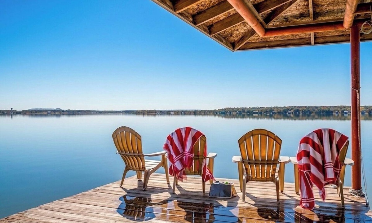Granbury House | Stunning Views, Open Water, Hot Tub, 5 BR, 4 BA