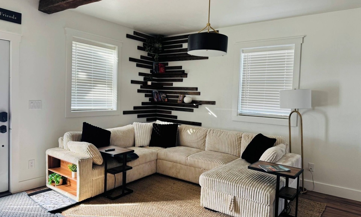 Atlantic House | Stylish 2BR-2Bath with Master Suite & Laundry