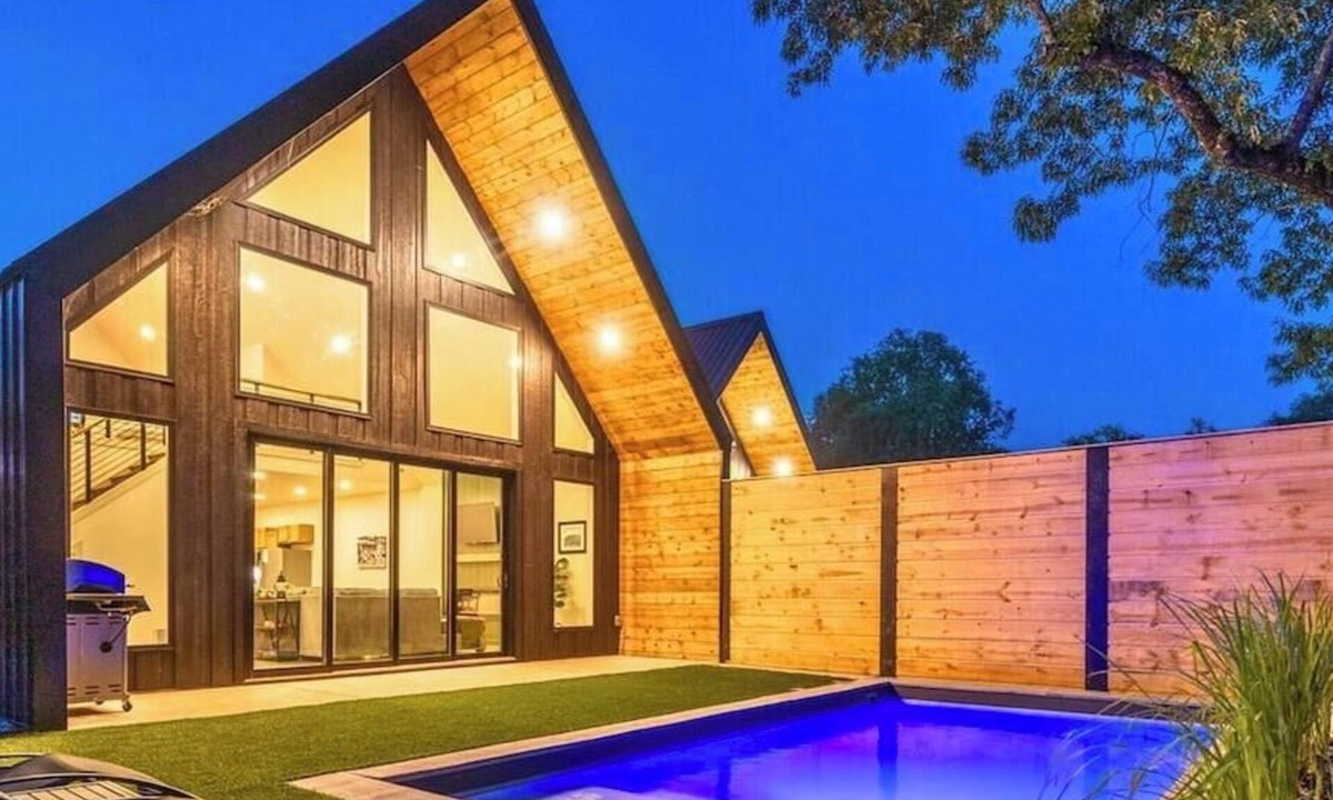 Mid America Cabin | Stylish A-Frame Getaway with Pool and Lake Access
