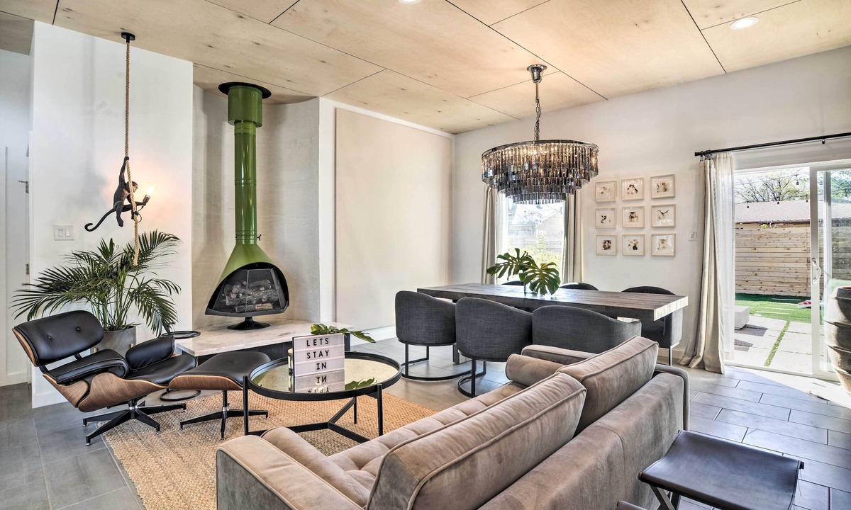 Albuquerque House | Stylish Albuquerque Home ~ 6 Miles to Downtown!